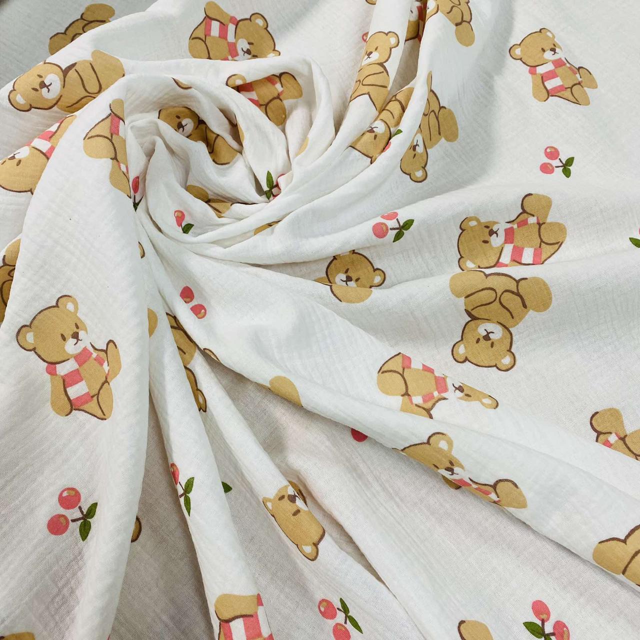 Тканина муслін жатий двошаровий, бежеві ведмедики з вишеньками на білому (шир.1,35 м) (MS-JAT-2-0097), фото 1