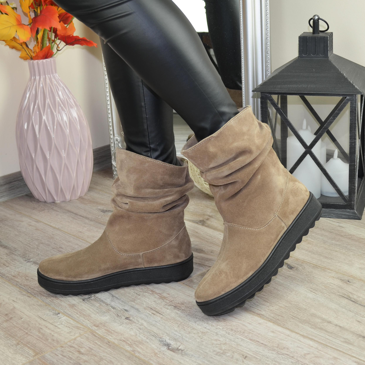 Черевики жіночі бежеві замшеві вільного одягання, на товстій підошві, фото 1