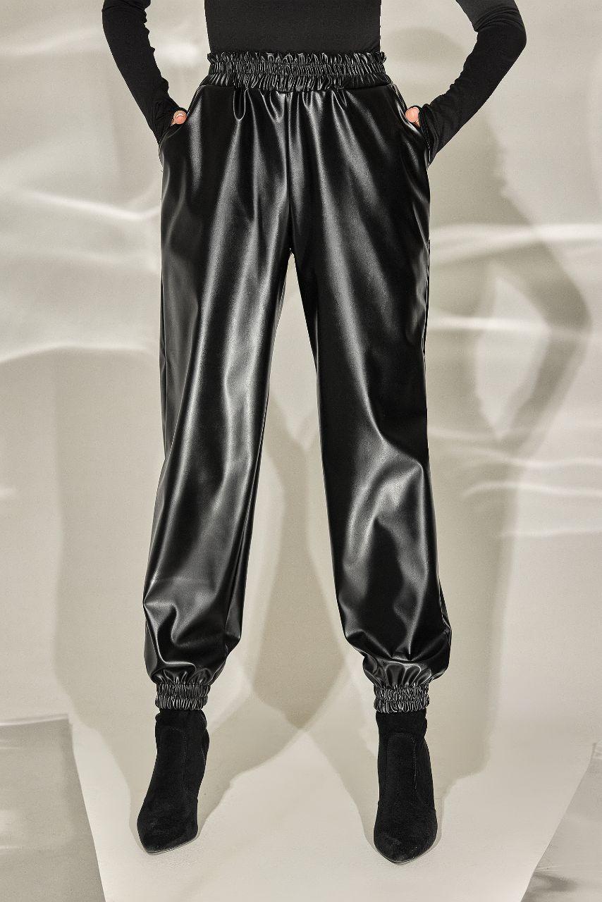 Жіночі шкіряні штани джогери в чорному кольорі (р. 42-52) 31121054, фото 1