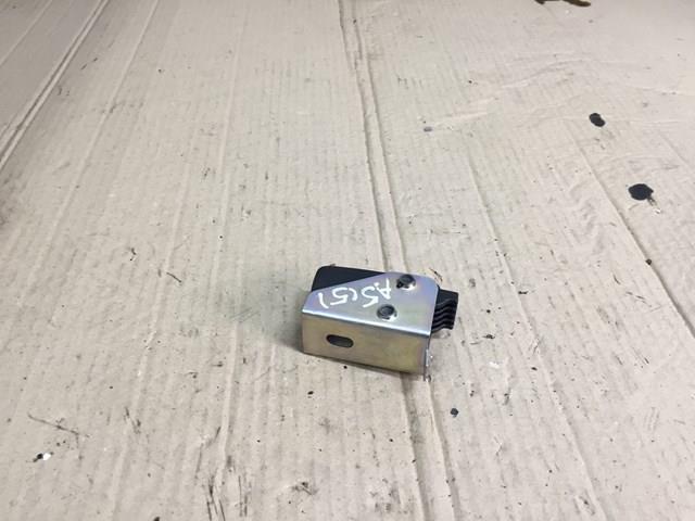 Крючок в багажнику Skoda Octavia A5 1Z9867615D, фото 1