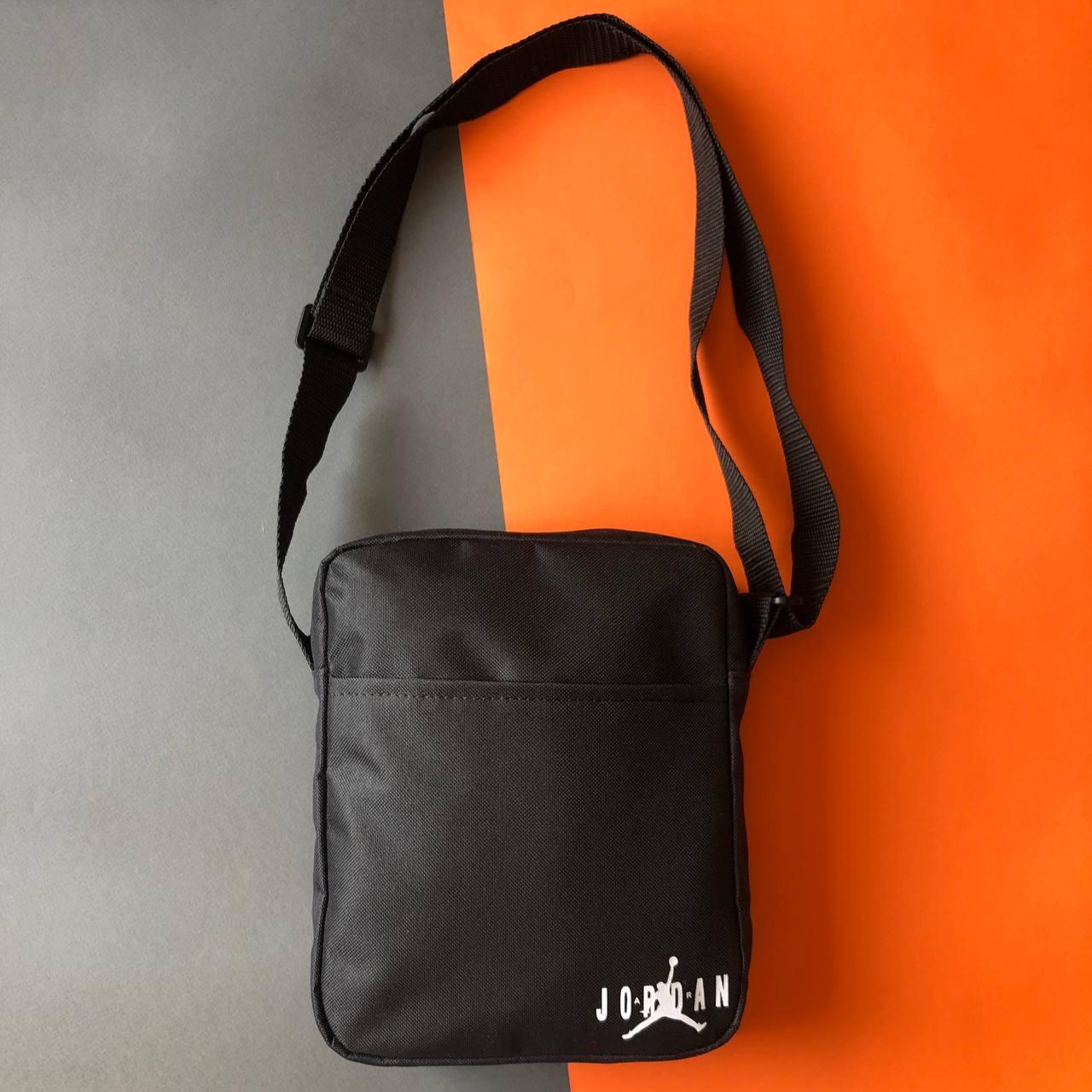 Сумка Jordan чорного кольору / Чоловіча спортивна сумка через плече Джордан/ Барсетка Jordan