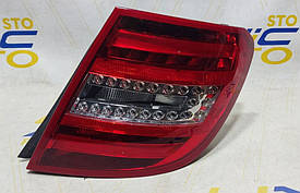 Ліхтар правий Мерседес- Бенс б/в 2048204764