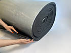 Спінений каучук самоклеючий 13мм Oneflex для шумоізоляції приміщень і теплоізоляції труб рулон 14 м.кв, фото 6
