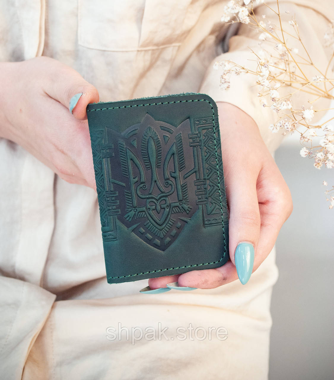 Обкладинка для ID паспорта чоловіча шкіряна зелена з тисненням Герб Тризуб | Обкладинка на права 4 відділа
