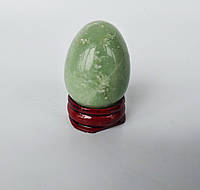 Яйце з натурального каменю нефрит