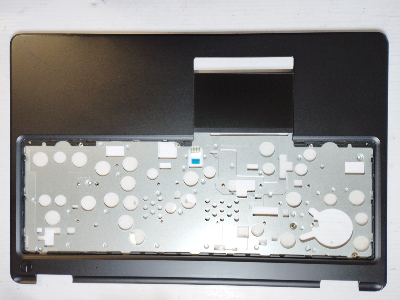 Dell Latitude E5550 Корпус C (топкейс, середня частина) б/у