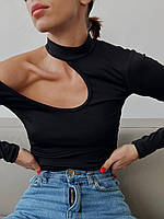 Женский базовый лонгслив с открытым плечом декоративным вырезом и вшитым чокером черный и белый