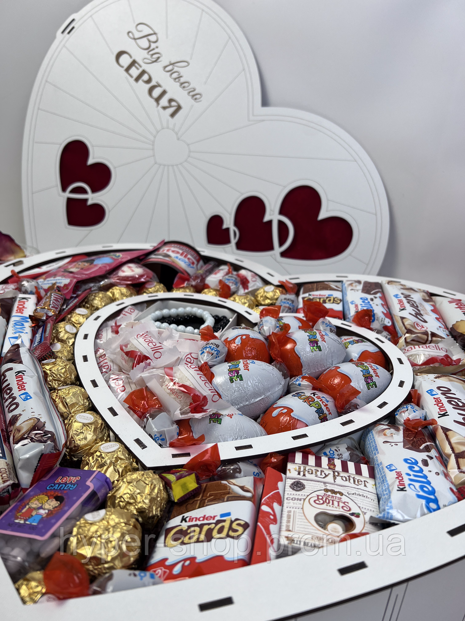 Набор сладостей в коробке, подарочный бокс с конфетами на день рождения девушки, киндер сюрприз из сердца - фото 3 - id-p2054701692