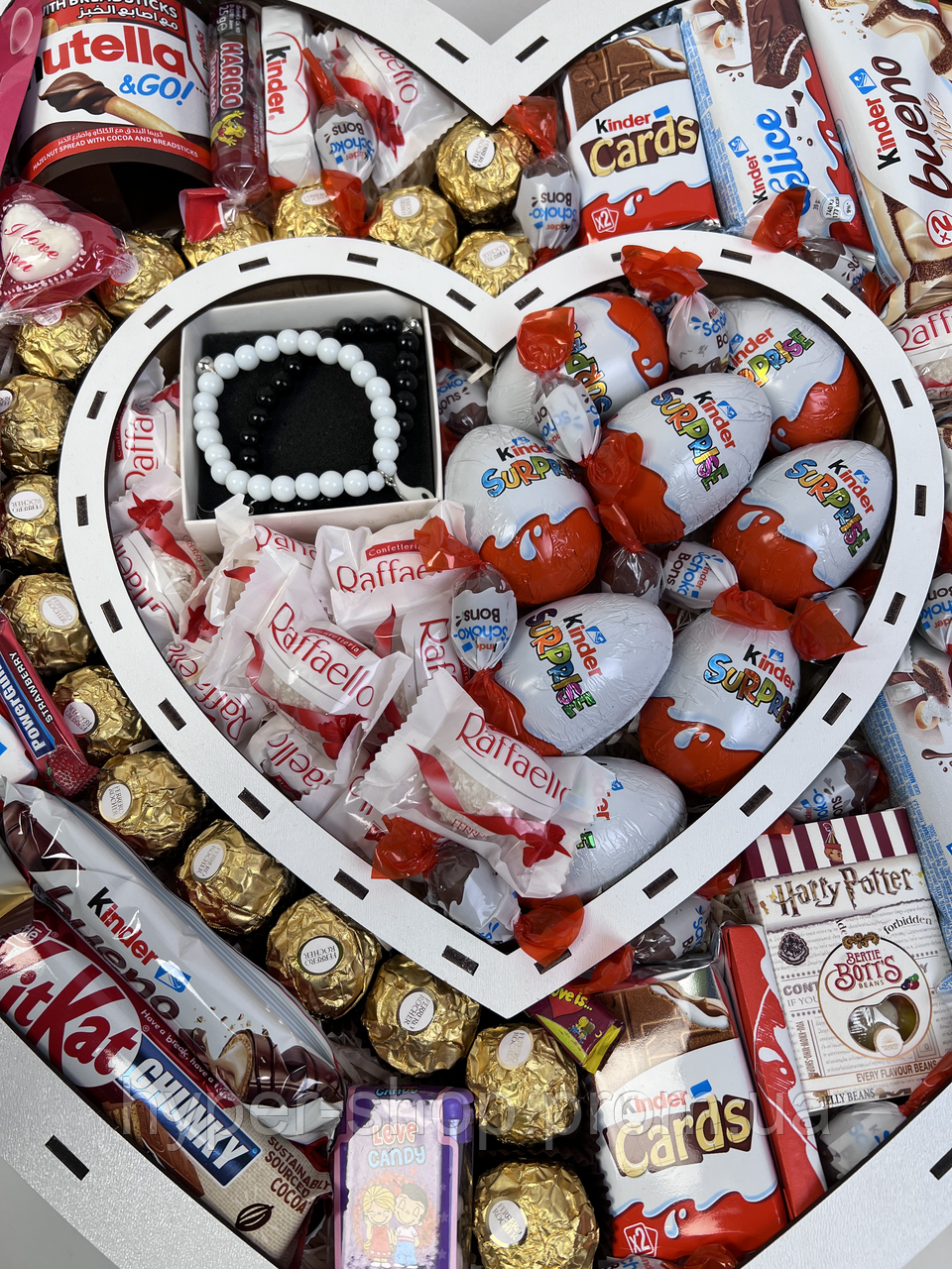 Набор сладостей в коробке, подарочный бокс с конфетами на день рождения девушки, киндер сюрприз из сердца - фото 10 - id-p2054701692