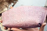 Шкіряна косметичка в кольорі чайна роза з тисненням Марки та штемпеля України, фото 6