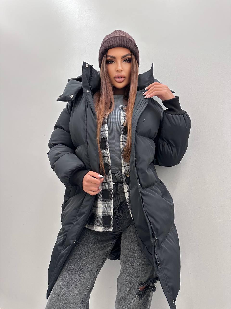 Жіноча зимова легка куртка пуховик із трикотажними манжетами чорна 42-46 розмір, довжина 100 см!