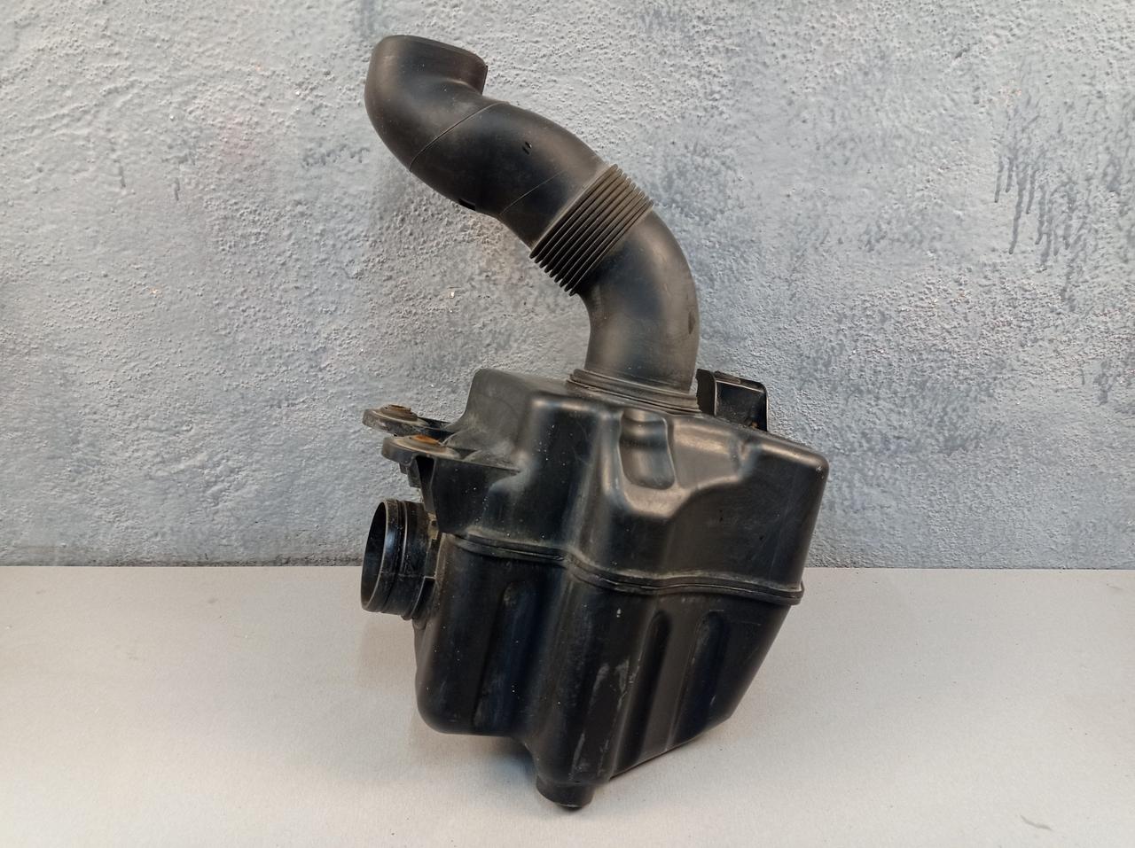 Skoda Octavia A5 1.6mpi 2.0FSI Резонатор повітряного фільтра 1K0129622D, фото 1