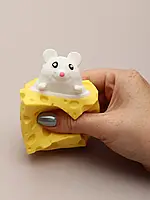 Дитяча іграшка антистрес стискання Мишка в сирі