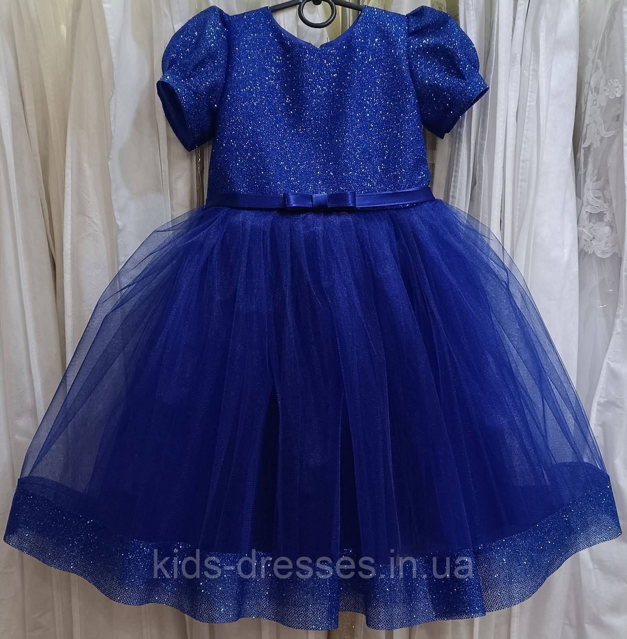 Блискуча синя ошатна дитяча сукня з рукавчиком-ліхтариком на 4-6 років