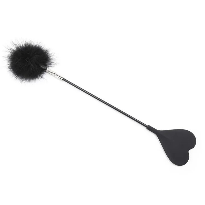 Бдсм стек для порки у вигляді силіконового серця з пухнастим тиклером, чорний