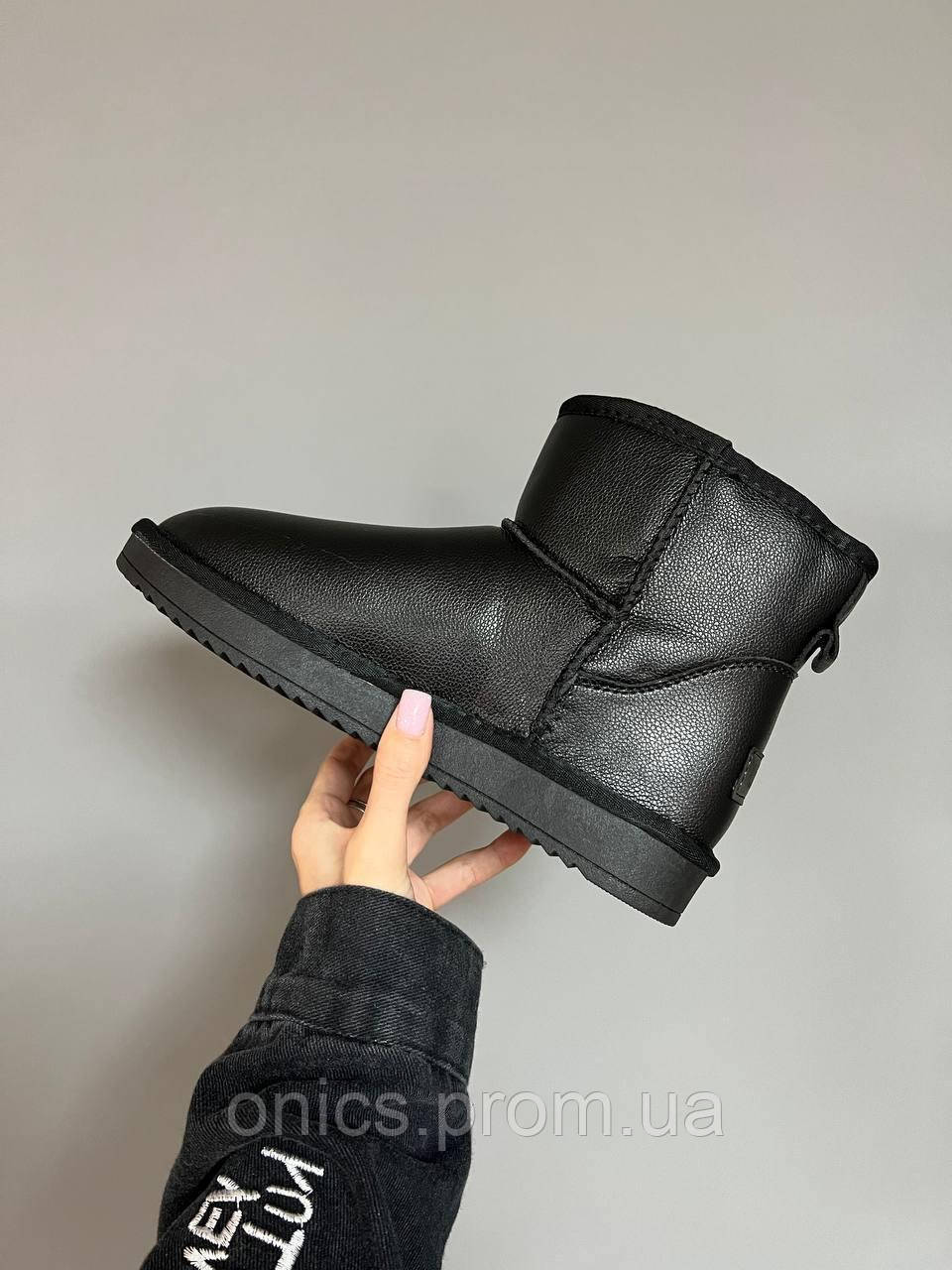 UGG Classic Black Leather Угги, ботинки, ботильйони хорошее качество хорошее качество Размер 40 - фото 1 - id-p2089967515