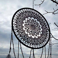 Большой эко-ловец снов ручной работы "Черный цветок" с бисерными нитями и перьями. Диаметр 42 см