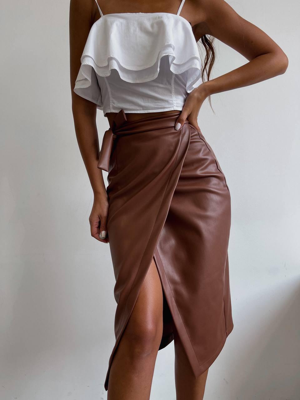 Стильна спідниця міді на запах з еко-шкіри, фото 1