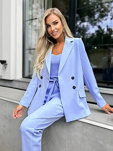 Стильний жіночий костюм-трійка з піджаком, топом та брюками, блакитний