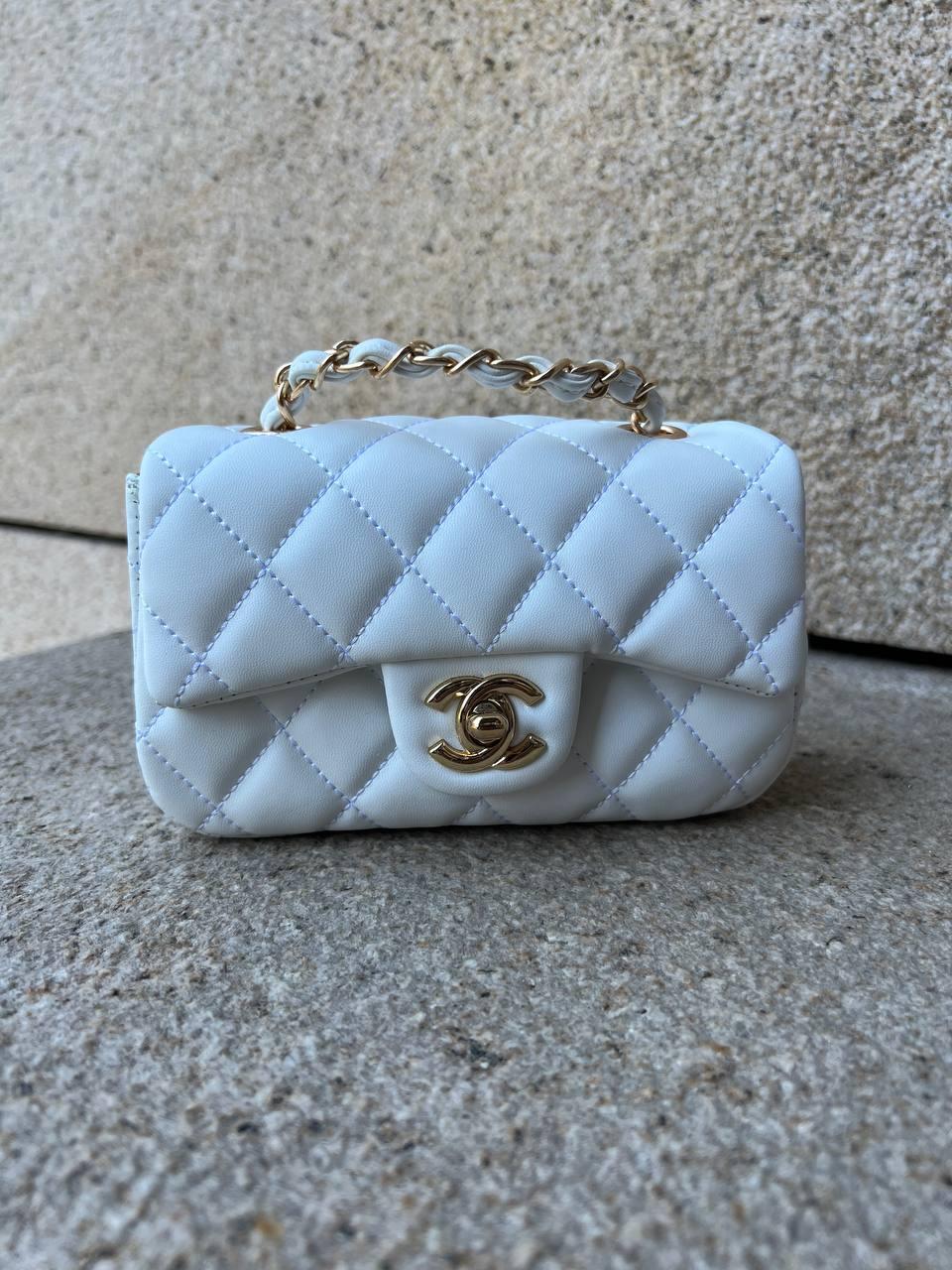 Женская сумка Chanel mini молодежная сумка шанель мини через плечо из мягкой экокожи изящная брендовая сумочка - фото 2 - id-p2090685324