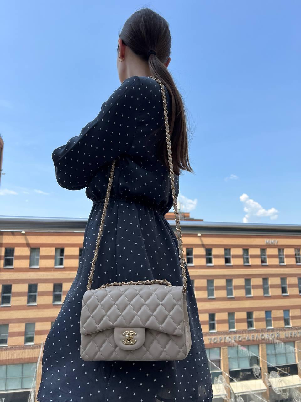 Женская сумка Chanel 20 молодежная сумка шанель через плечо из мягкой экокожи изящная брендовая сумочка - фото 3 - id-p2090685327