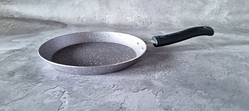 Сковорода для млинців 20cm Montella з антипригарним покриттям.