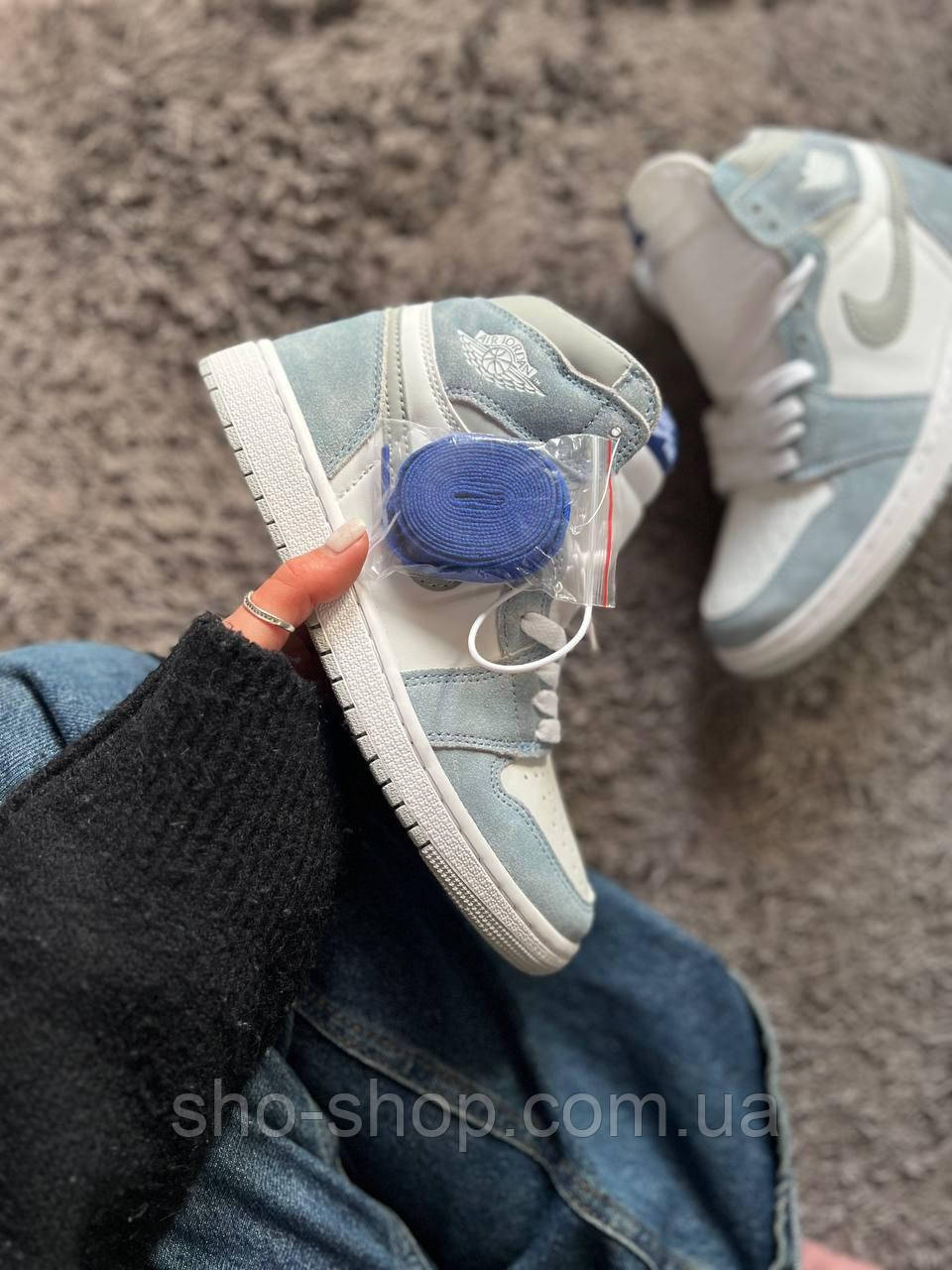 Кросівки жіночі Nike Air Jordan retro 1 hyper Royal