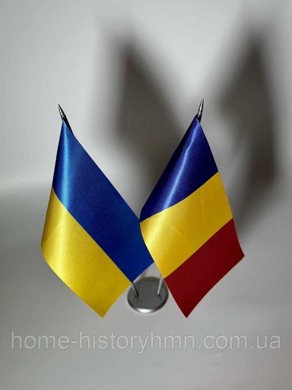 Настільні прапори України та Румунії з 2 металевими тримачами