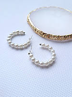 Сережки жіночі рифлені кола півкільця з намистинками 3,5 см Без бренду Білі 12934