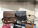 Модна жіноча міні сумочка клатч екошкіра, стильна сумка на плече з двома ремінцями з сердечкомgg Шоколад, фото 6