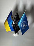 Настільні прапори України компанії HMN та організації ООН з 3 пластиковими тримачами, фото 3
