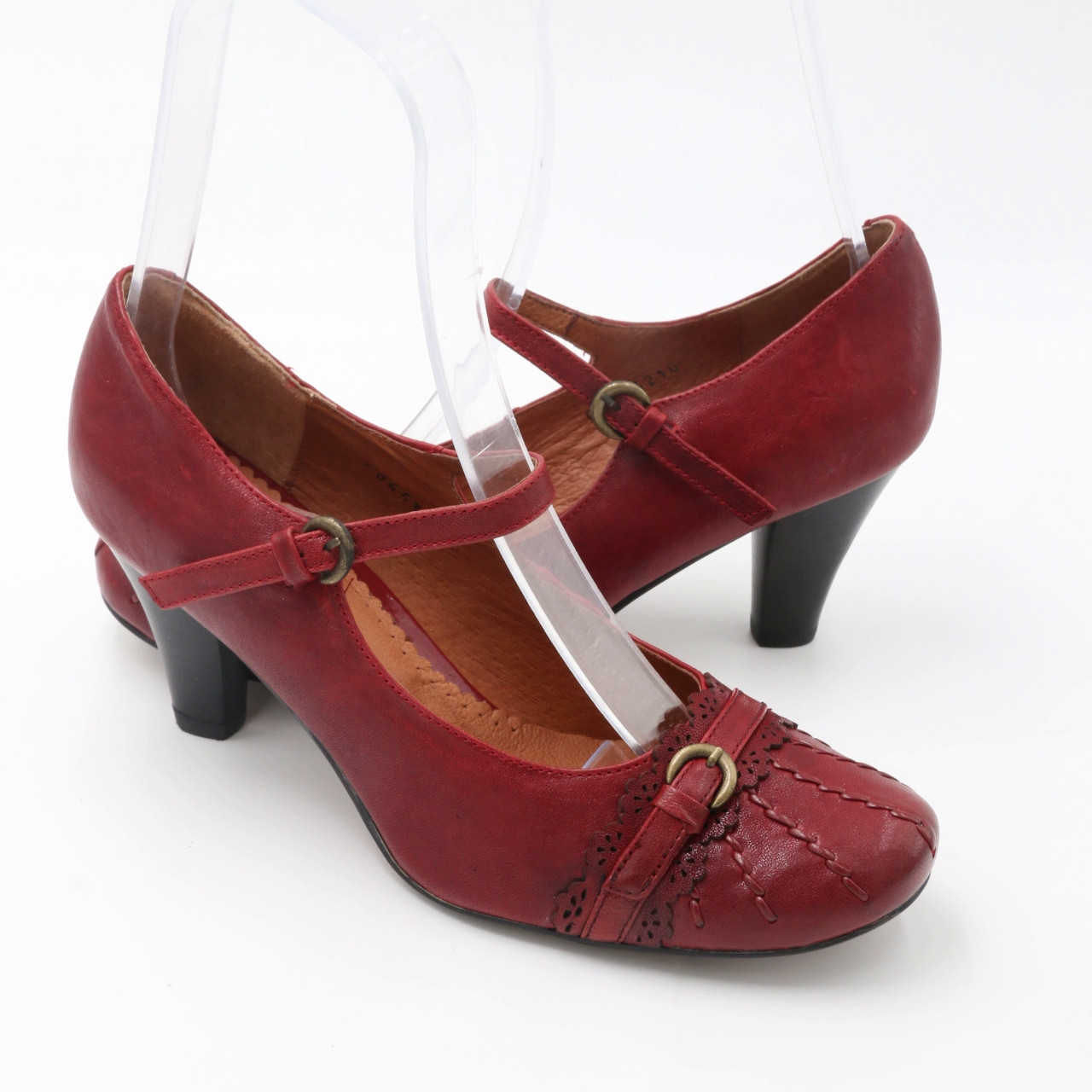 Туфлі жіночі класичні шкіряні на підборах 7.5 см колір червоний розмір 36 за устілкою 23.5 Conni код-(1753