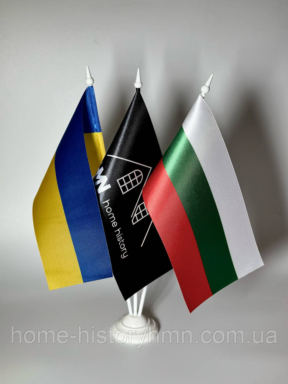 Настільні прапори України Болгарії та компанії HMN з 3 пластиковими тримачами
