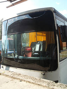 Изготовление и замена лобового стекла на автобусе Van Hool, T815CL, Integral в Никополе (Украина) 6