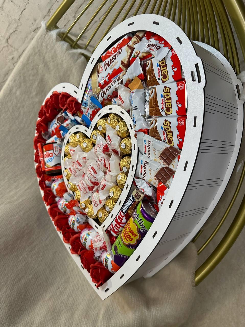 Подарки-бокс со сладостями Киндер сюрприз Подарочные наборы с розами для девушек на 14 февраля лин - фото 6 - id-p2091456868