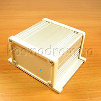 UNI-SS-BOX-050-01BE Корпус алюминиевый анодированный (ДхШхВ)=(50мм х 65.2мм х 32.9мм). Бежевая крышка.