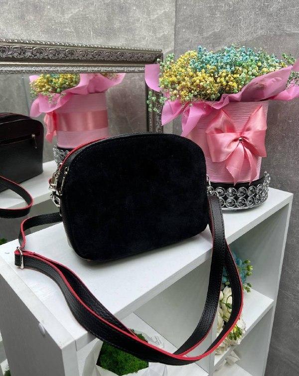 Сумка через плече стильна молодіжна крос-боді сумочка клатч чорна з червоним замша+кожзам, фото 1