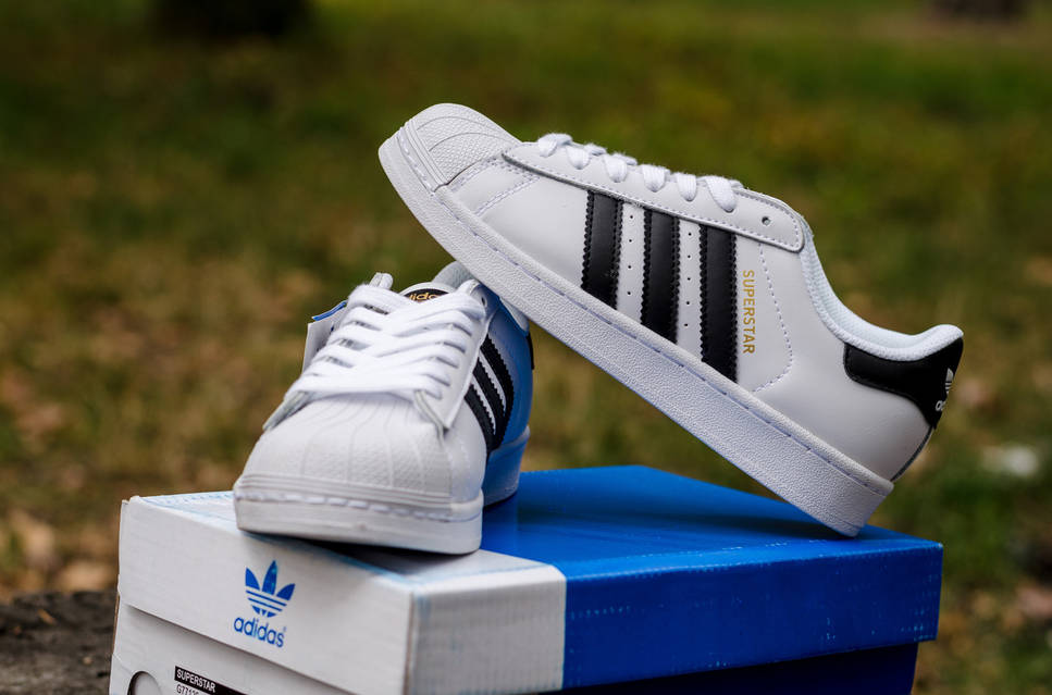 Adidas gold superstar discount