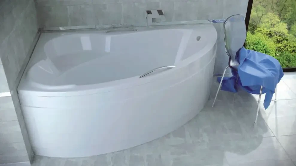 Акрилова ванна Besco Ada 160x100 R асиметрична лівостороння з ногами та панеллю
