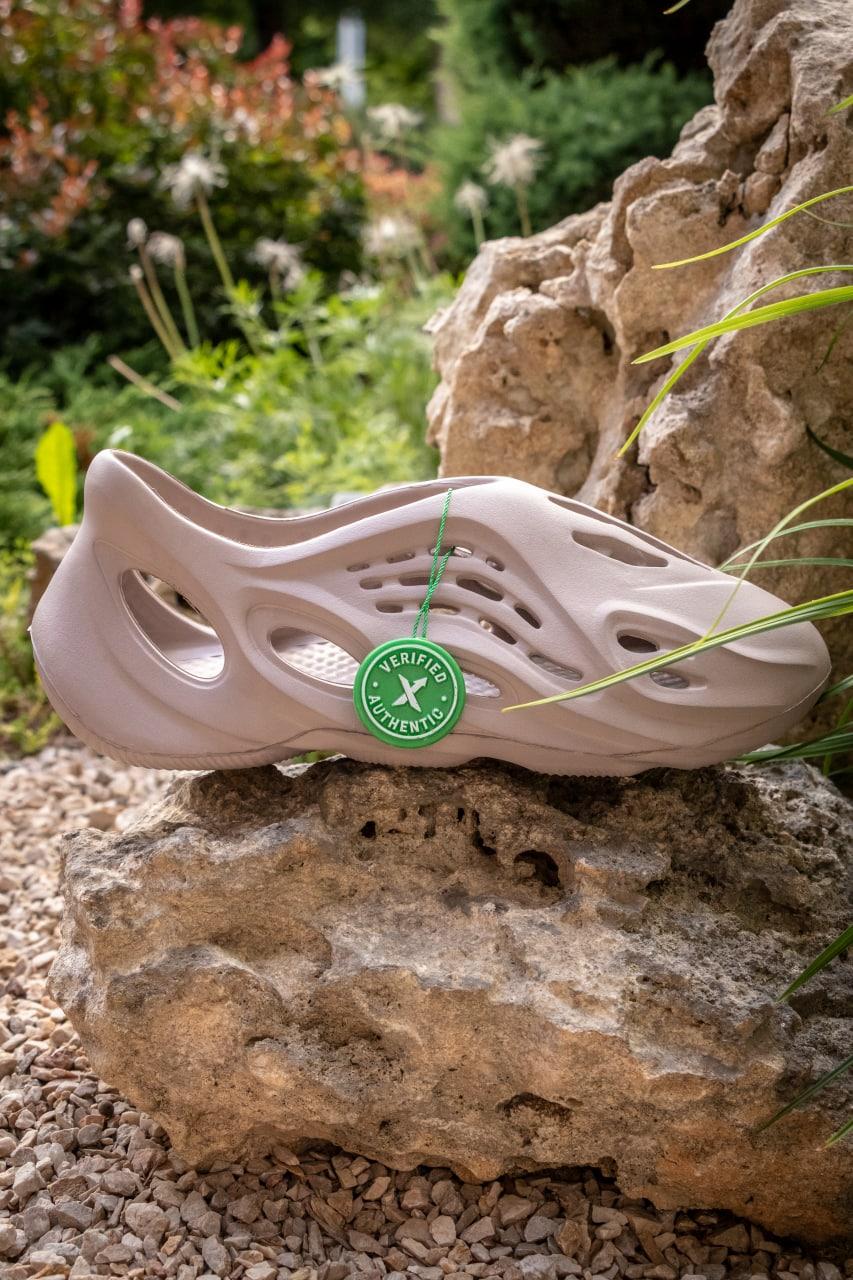 靴 adidas yzy form Adidas yeezy foam runner - купить недорого, Prom.ua: цены