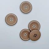 Гудзик круглий бежевий з білим декором 34мм, фото 2
