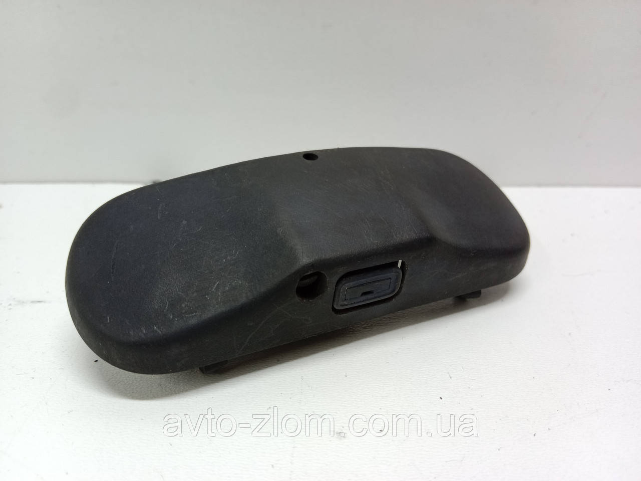 Форсунка омивача лобового скла Volkswagen Touran, Passat B6, Golf 5, Caddy. 1T0955986.