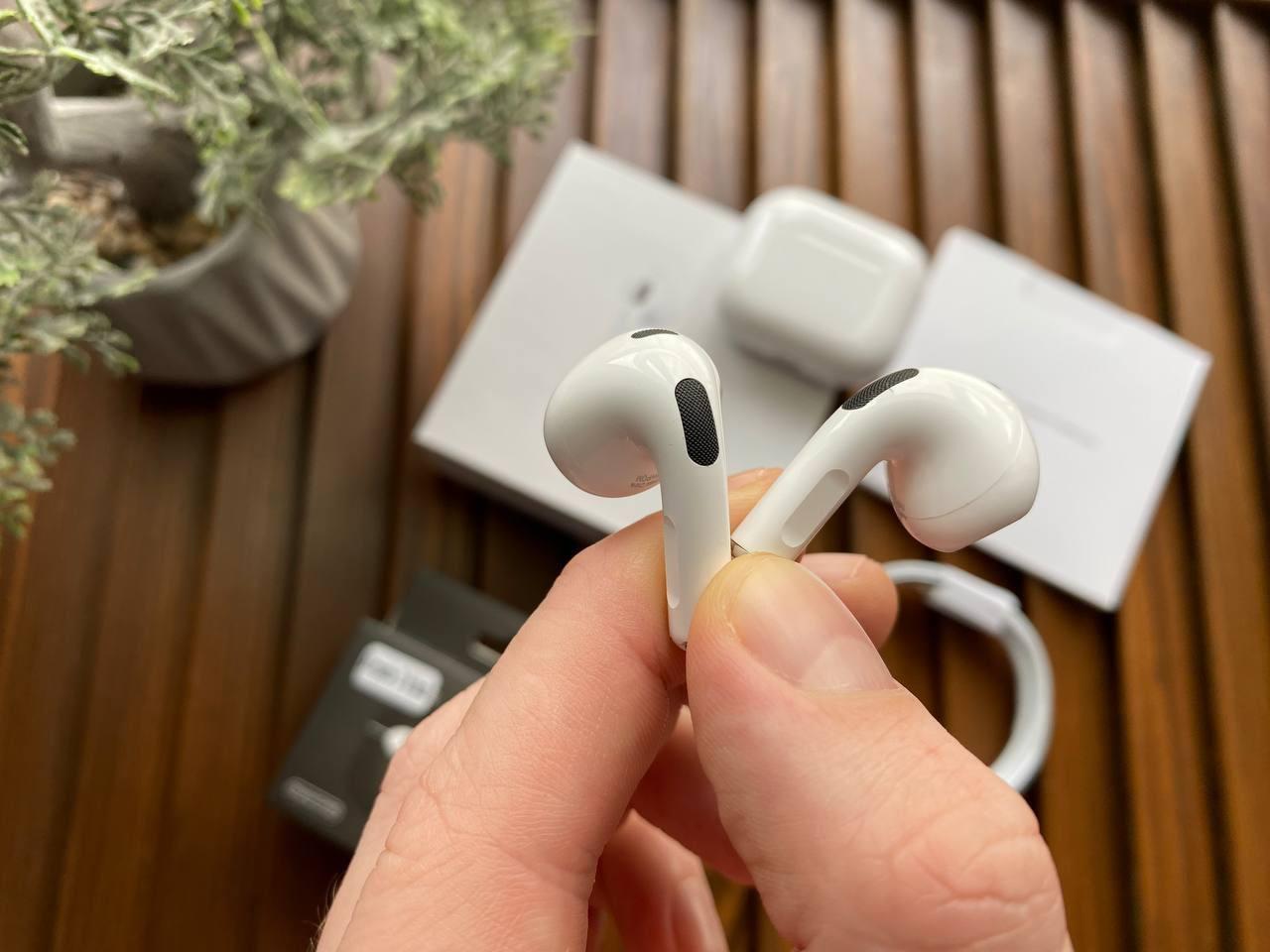 Навушники AirPods 3 iOS 17 без помилки Bluetooth White бездротові для Apple + гарантія та чохол у подарунок! - фото 4 - id-p2092255755