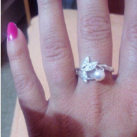 Жіноче срібне кільце з перлами 18 р.