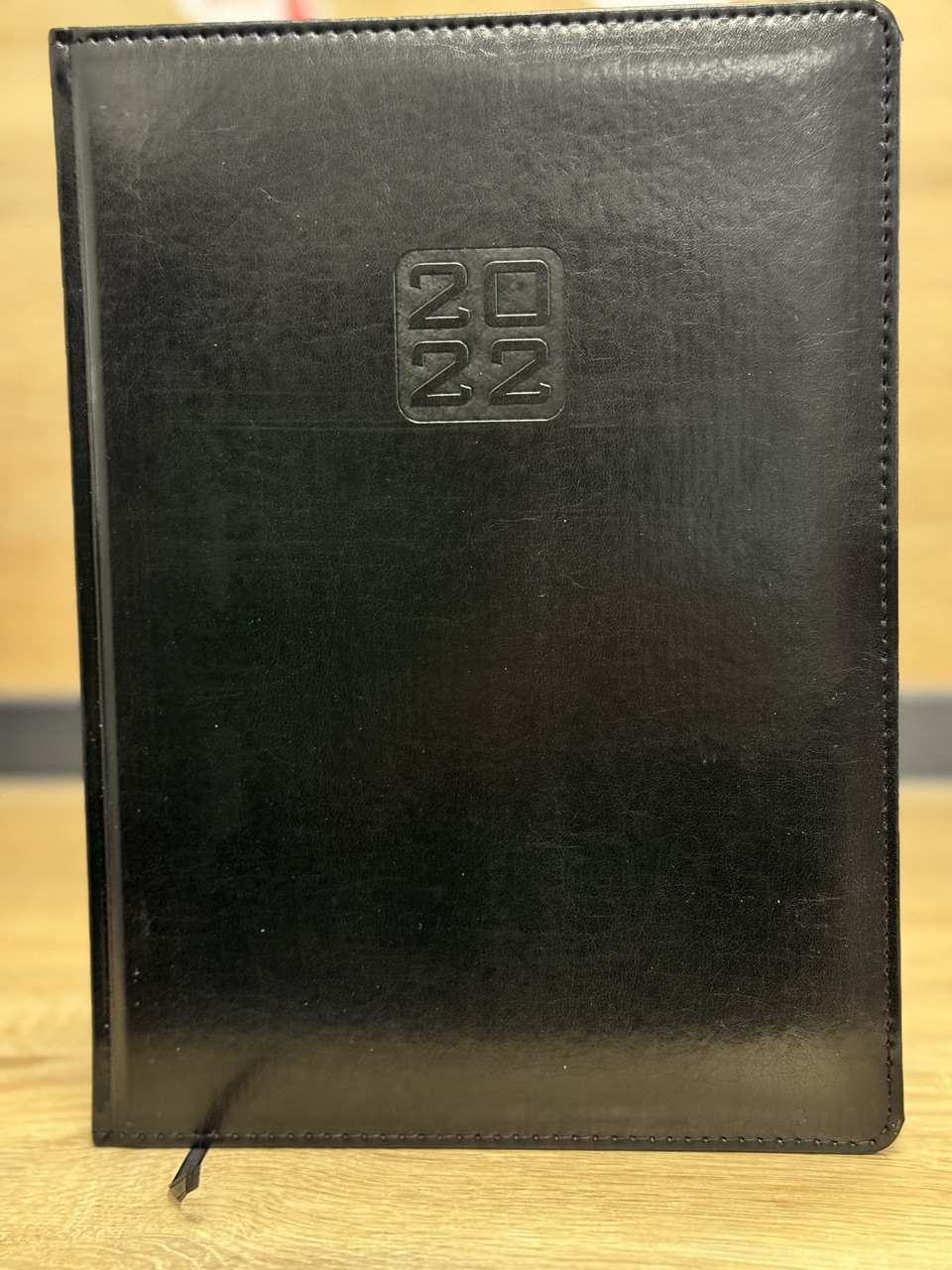 Блокнот щоденник А4 чорний датований на 2022 рік