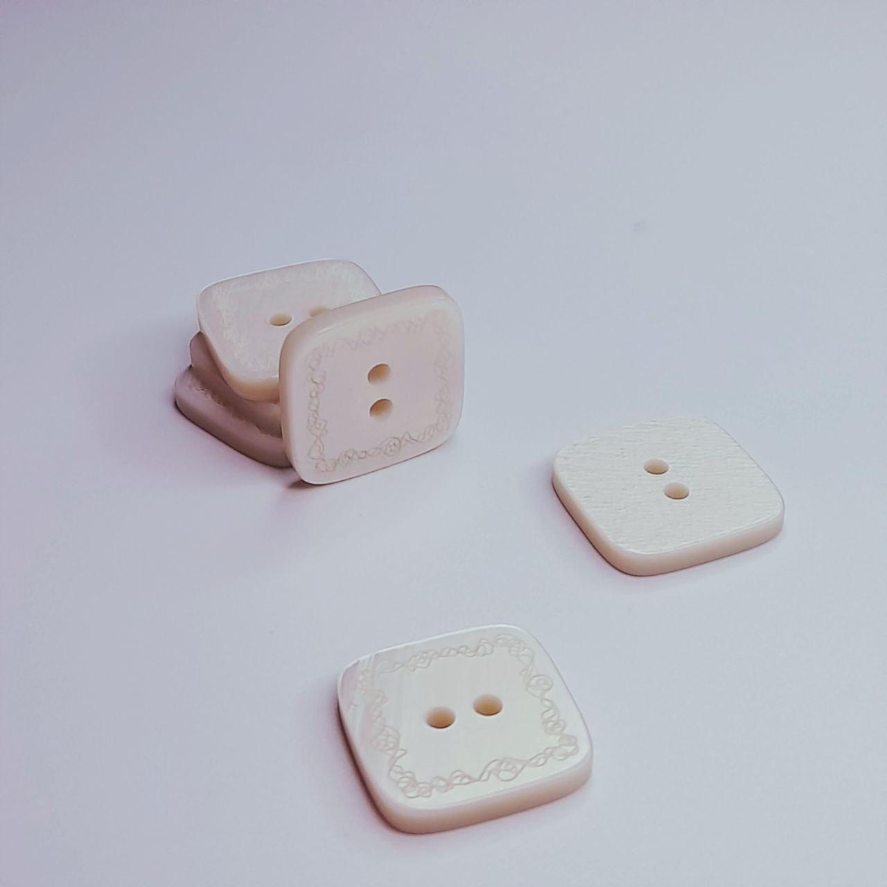 Гудзик перламутровий молочний з малюнком 19мм, фото 1