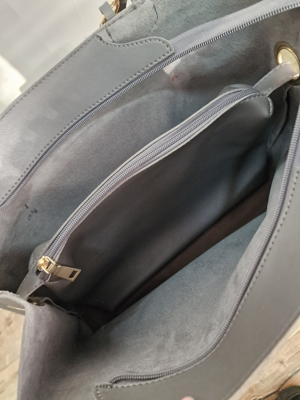 Женская сумочка серого цвета из экокожи, размер 37*26*15см - фото 3 - id-p2092317466