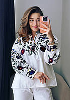 Жіноча вишиванка біла з квітковим орнаментом Esq 5552, стильна блузка з вишивкою