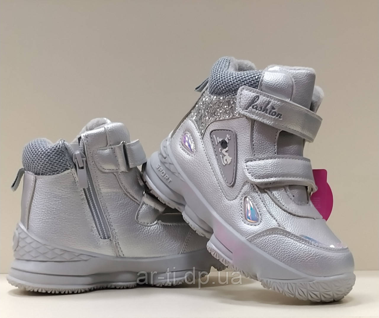 Зимові черевики на дівчинку 29,29,30 розміру