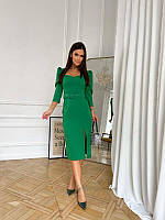 Женское приталенное зеленое платье миди с разрезом и поясом
